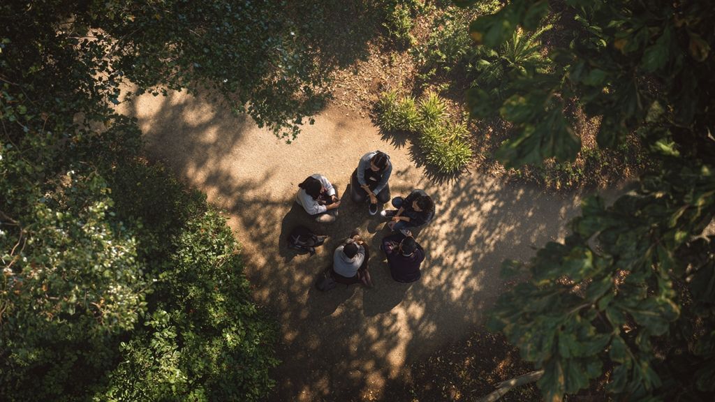 Comment l’hypersensibilité influence-t-elle les relations sociales et amicales ?